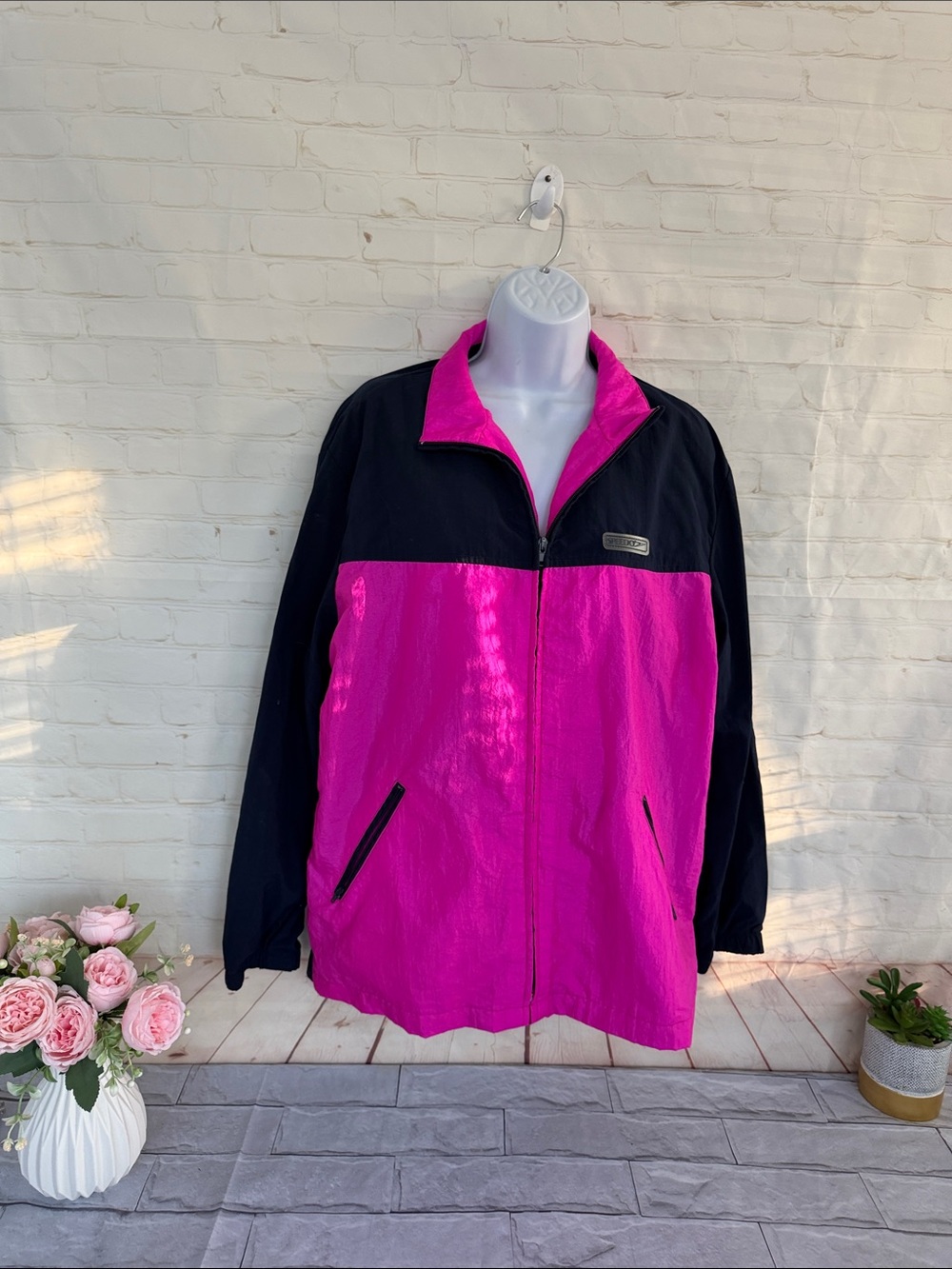 SPEEDO 90’s hot pink color block windbreaker lightweight jacket size medium USA